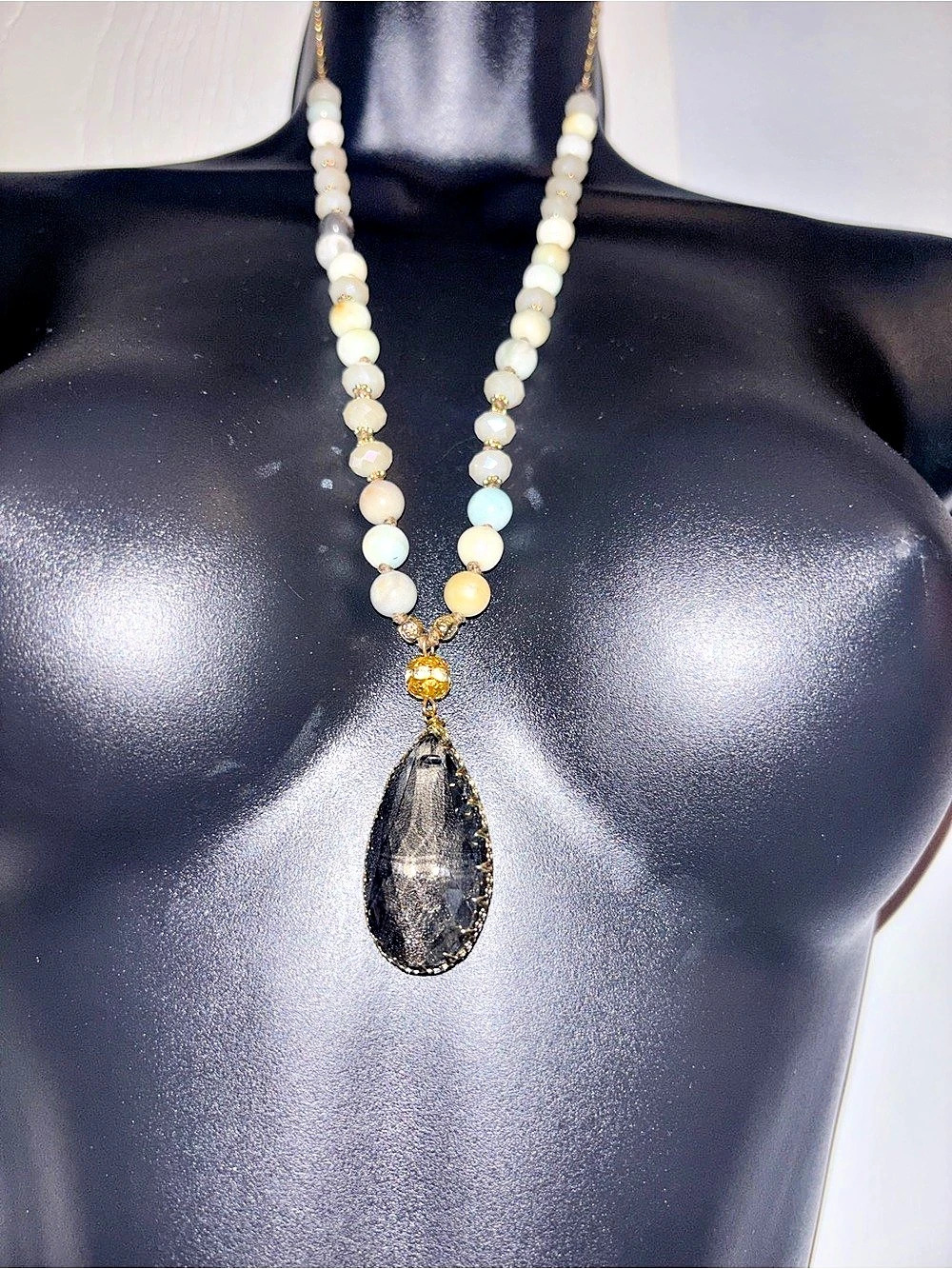 Vintage Beaded stone Pendant Necklace with crystal beads Like New